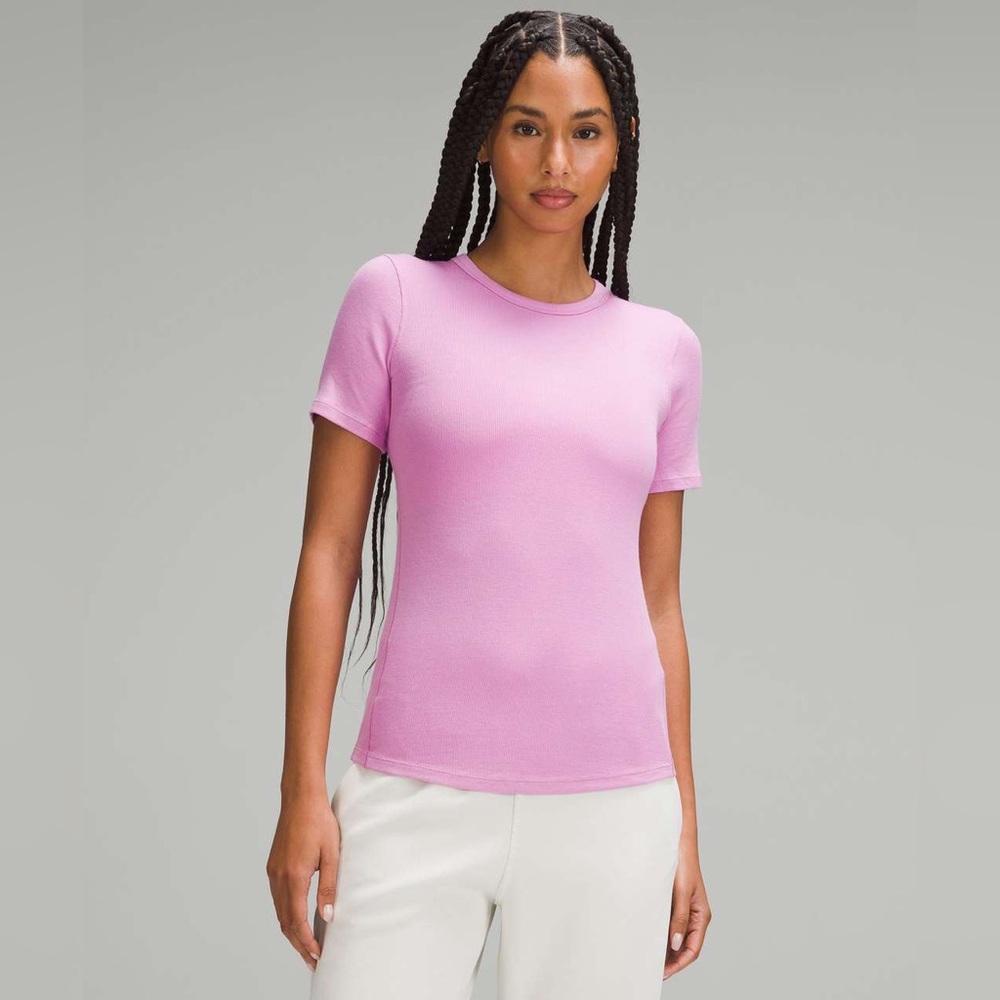 D - Lululemon Hold Tight Short-Sleeve Shirt
Dahlia Mauve